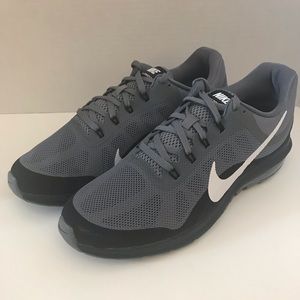 Nike Men’s Air Max Dynasty 2 Running Shoes